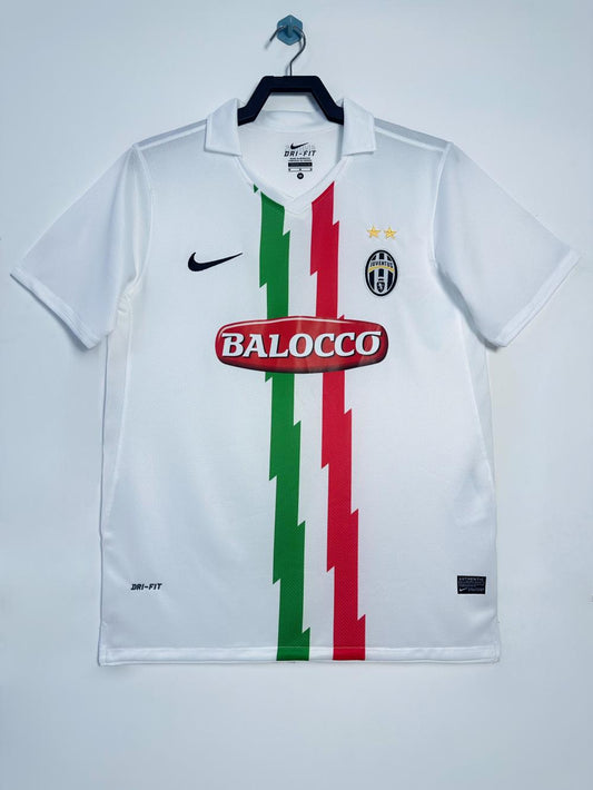 Juventus 2010/11 Away Retro Jersey - front view