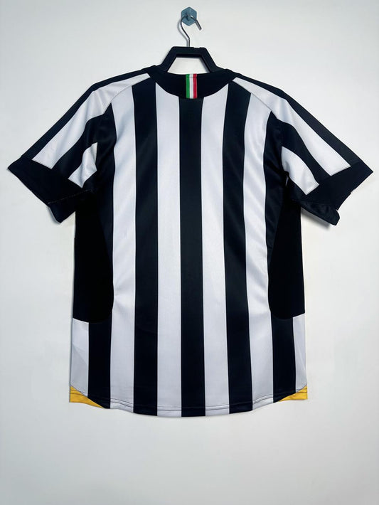 Juventus 2005/06 Home Retro Jersey - back view