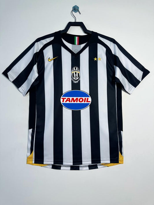 Juventus 2005/06 Home Retro Jersey - front view