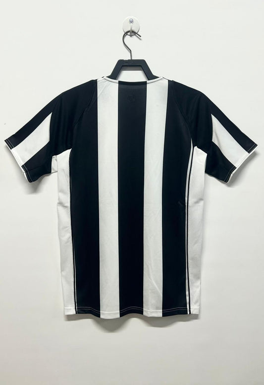 Juventus 2004/05 Home Retro Jersey - back view