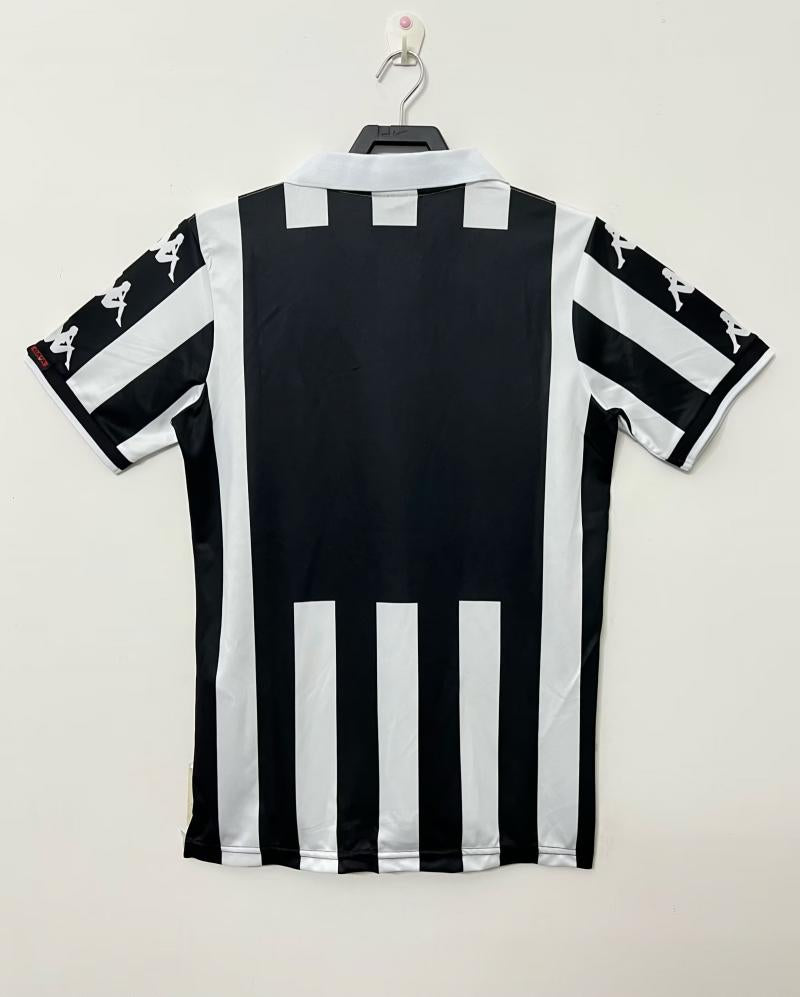 Juventus 1999/00 Home Retro Jersey - back view