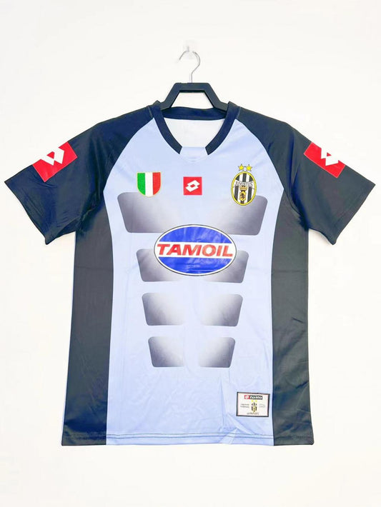 Juventus 2002/03 Goalkeeper Retro Jersey - front view