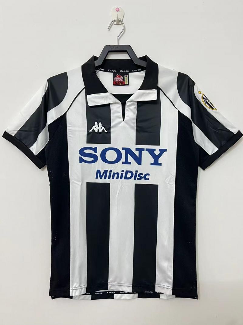 Juventus 1997/98 Home Retro Jersey - front view