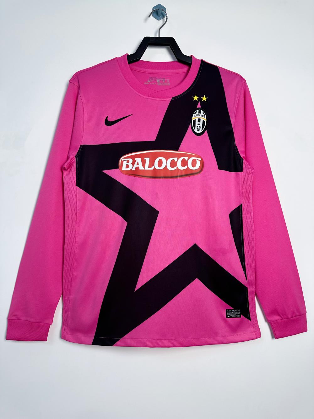 Juventus 2011/12 Away Long Sleeve Retro Jersey - front view