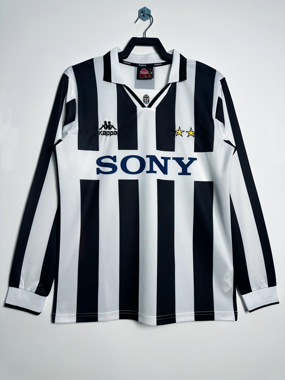 Juventus 1995/97 Home Long Sleeve Retro Jersey - front view