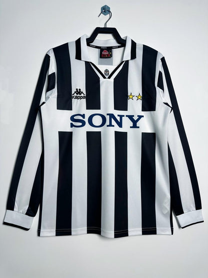 Juventus 1995/97 Home Long Sleeve Retro Jersey - front view