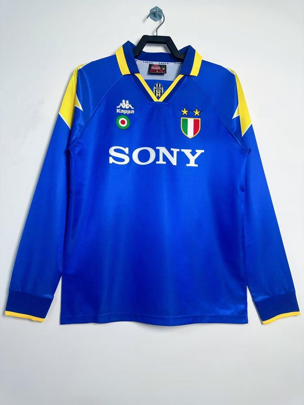 Juventus 1995/96 Away Long Sleeve Retro Jersey - front view
