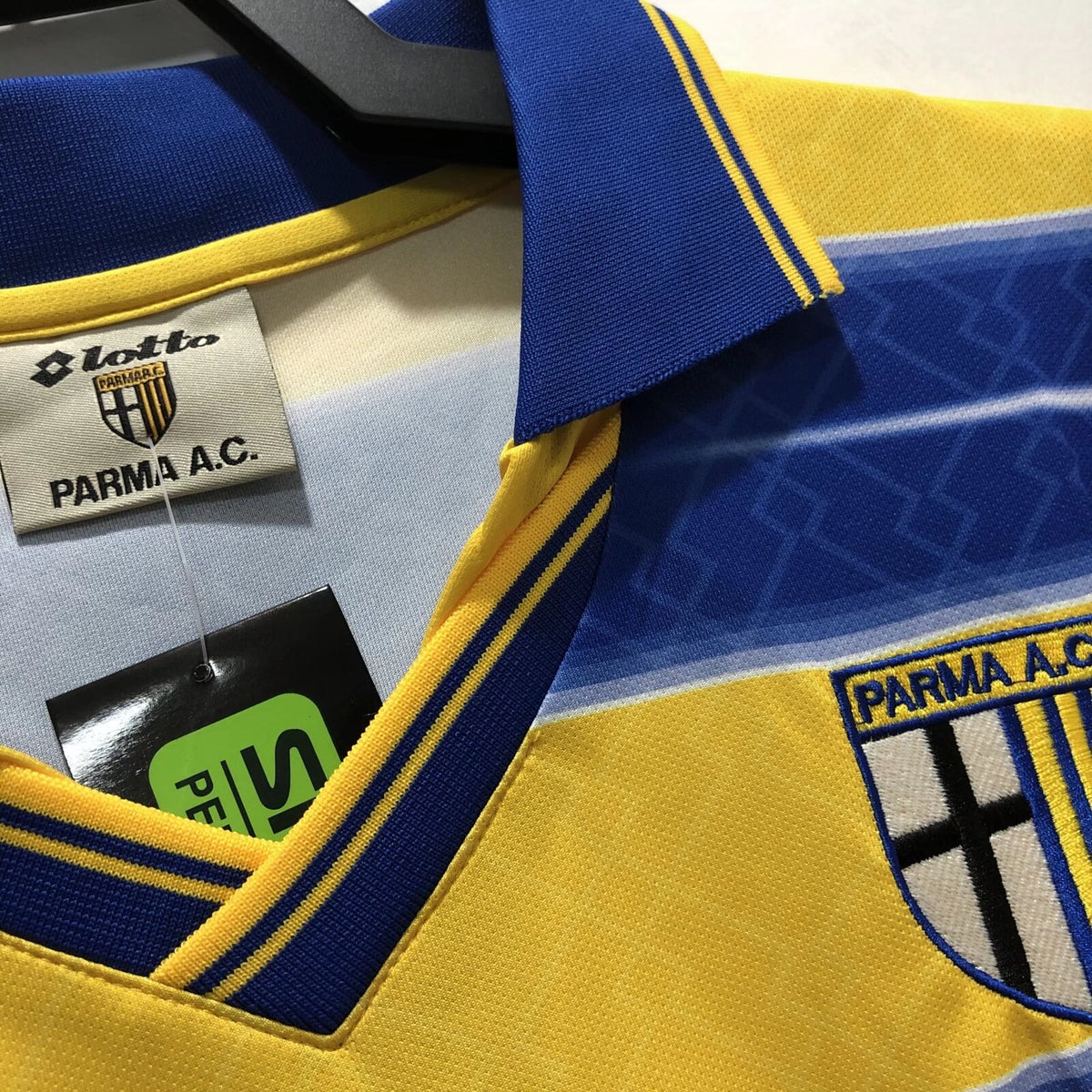 Parma 1998/99 Home Retro Jersey - detail view