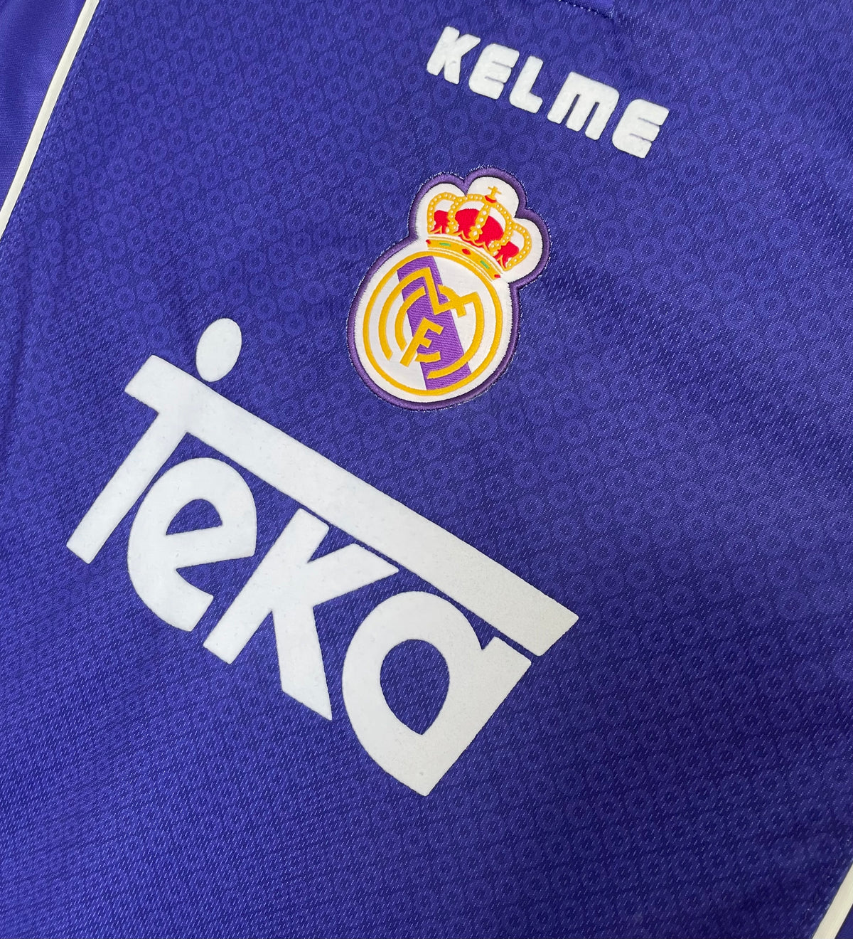 Real Madrid 1997/98 Away Retro Jersey - detail view